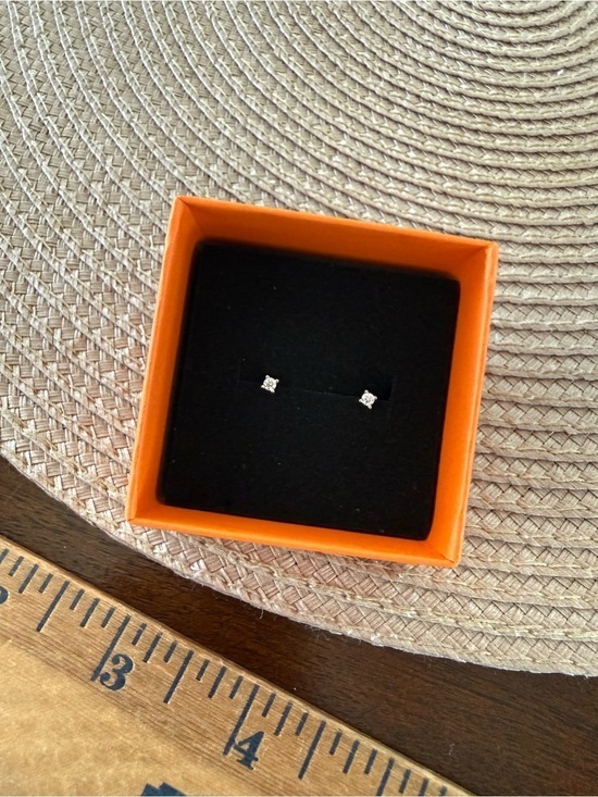 Jewelry - NWT 925 Sterling Silver Stud Earrings